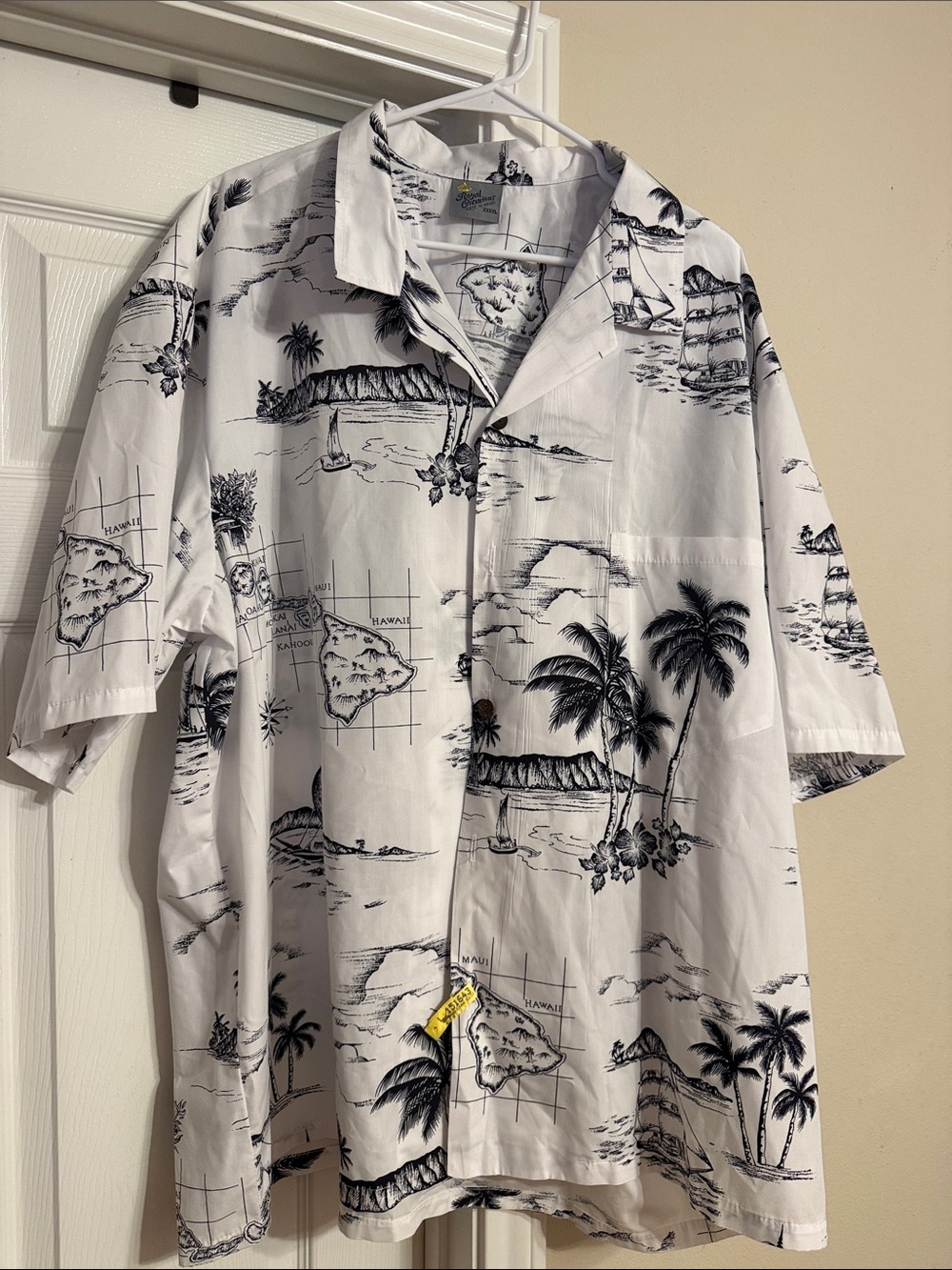 Casual Island-Print Short-Sleeve Button-Down Shirt - White/Black